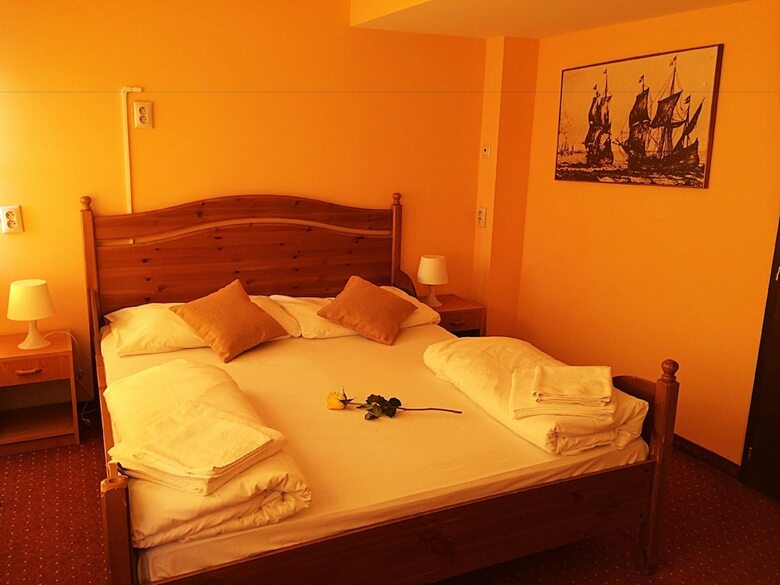 Hotel Botel Gracia