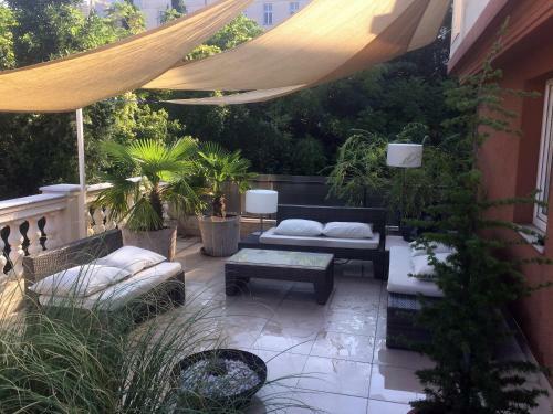 Hostal Shangri La Mansion