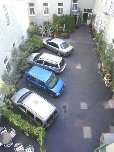 Hostal Pension F�nfhaus
