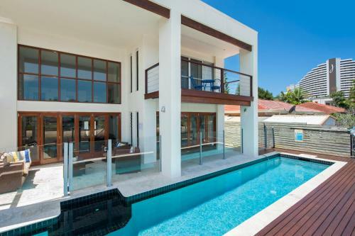 The Villa-whole House 6 Bedrooms 3 Bathrooms