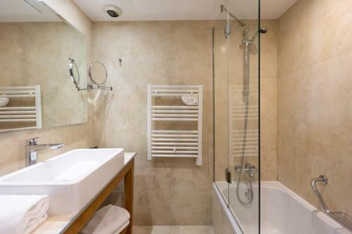 Hotel Avangani Resort