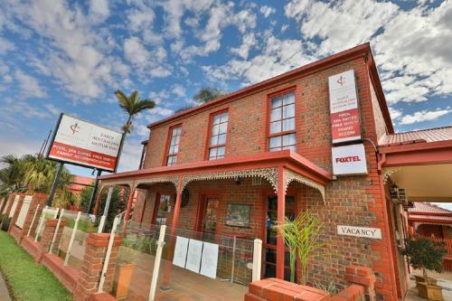 Early Australian Motor Inn