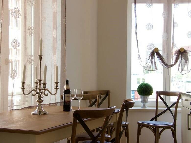 Leon Apartments