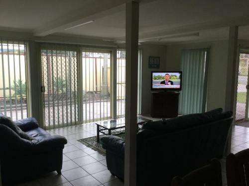 Redcliffe Holiday Let