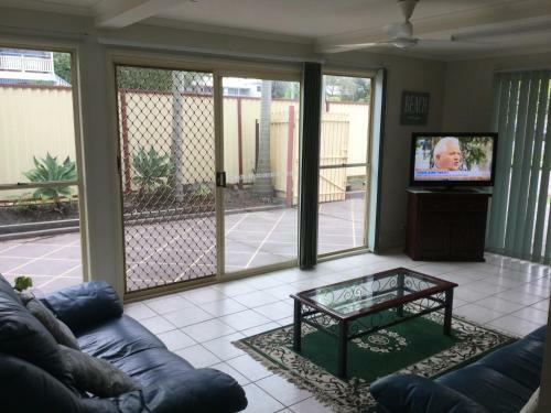Redcliffe Holiday Let