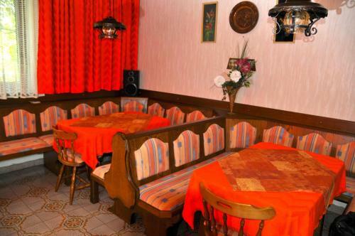 Hostal Pension Miklautz