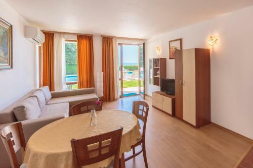 Hotel Via Pontica 123 Guest Apartments