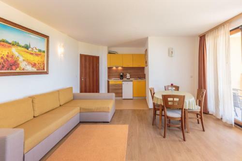 Hotel Via Pontica 123 Guest Apartments