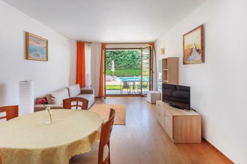 Hotel Via Pontica 123 Guest Apartments
