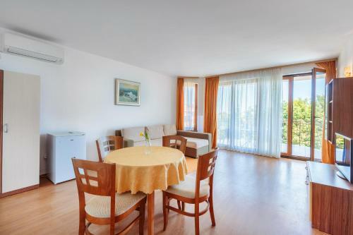 Hotel Via Pontica 123 Guest Apartments
