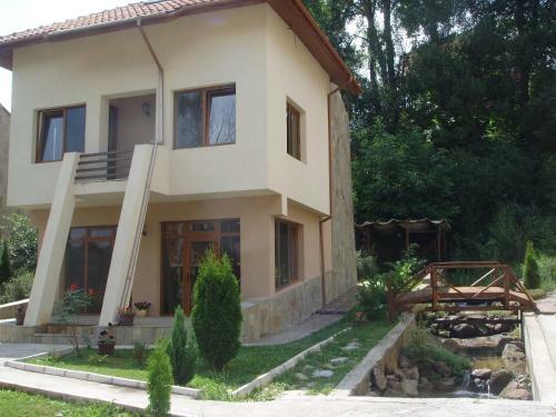 The Lake Villa
