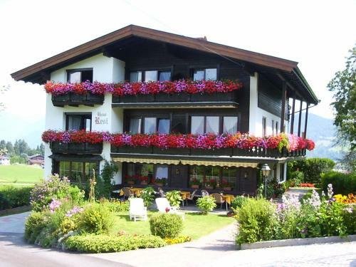 Hostal Pension Resi
