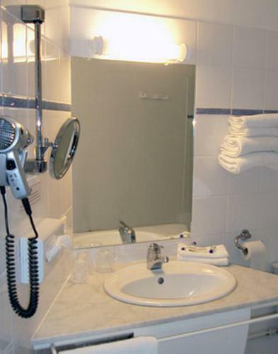 Brit Hotel Les Colonnes