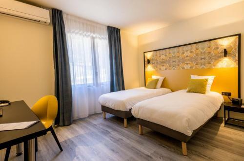 Hotel Logis Domaine De Roquerousse