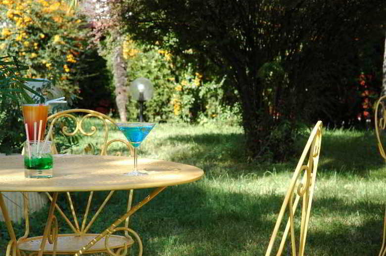 Inter-hotel Hostellerie Des Pins