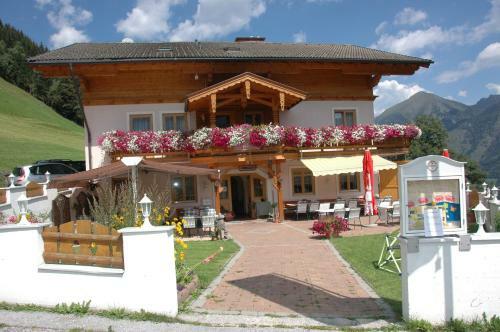 Hostal Alpenpension Lackenbauer