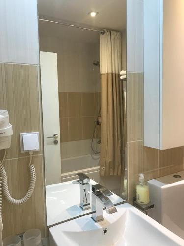 Iceberg Apartment 50