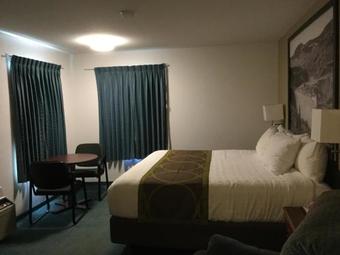 Hotel Super 8 By Wyndham 100 Mile House