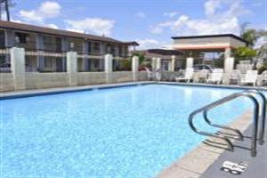 Hotel Howard Johnson Inn & Suites