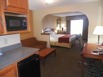 Hotel Holiday Inn Express & Suites Forest