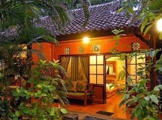 Hotel Pondok Sari Beach Bungalow