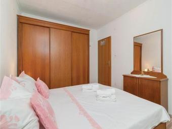 Two-bedroom Apartment Podstrana With Sea View 08