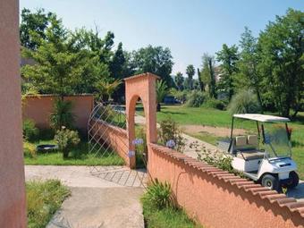 Six-bedroom Holiday Home In Moriani Plage