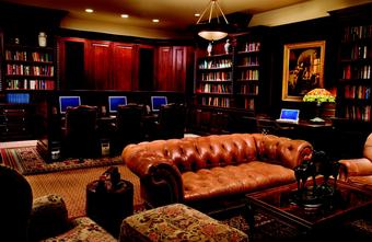 Hotel Queen's Landing Inn- Traditional Room