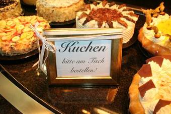 Garni Hotel Caf� Henn