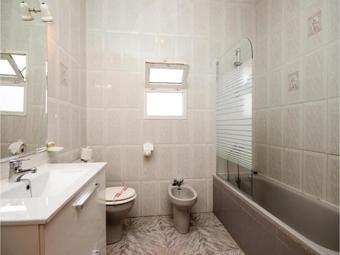 Four-bedroom Holiday Home Coin With A Fireplace 07