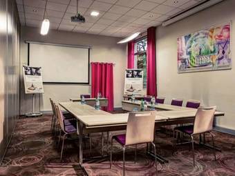 Hotel Mercure Lyon Charbonni�res