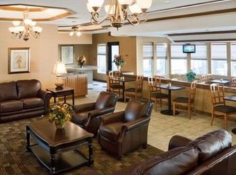 Hotel Clubhouse Inn And Suites Topeka