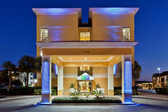 Holiday Inn Hotel & Suites