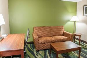 Hotel Quality Inn & Suites