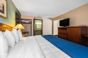 Hotel Quality Suites Downtown