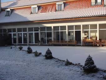 Hotel Ka?tie? Biela D�ma A ?ierny Rytier