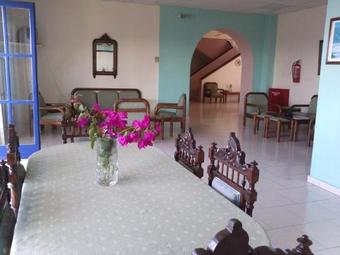 Hotel Guest House Polyvotis