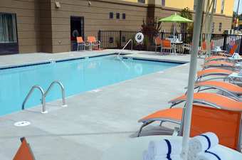 Holiday Inn Express Hotel & Suites Knoxville-clinton