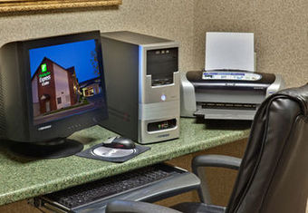 Holiday Inn Express Hotel & Suites Watertown