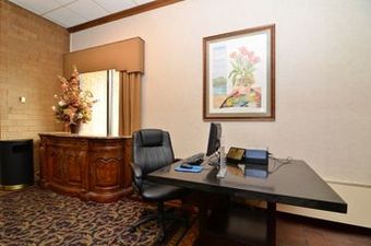 Best Western Plus Midway Hotel