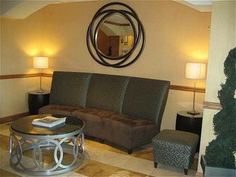 Holiday Inn Express Hotel & Suites Woodbridge