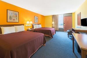 Hotel Howard Johnson Inn - Springfield Suites