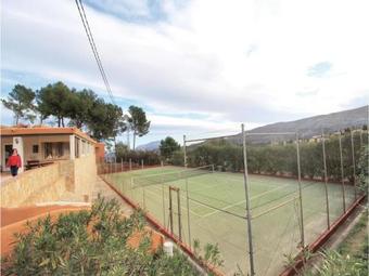 Four-bedroom Holiday Home In Benidoleig