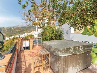 Seven-bedroom Holiday Home In Canillas De Albaida