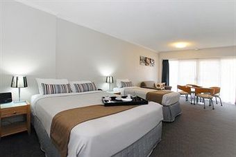 Hotel The Nelson Resort & Conference Centre