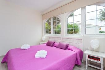 Cosy Apartment In Tenerife Views, Pool & Wifi