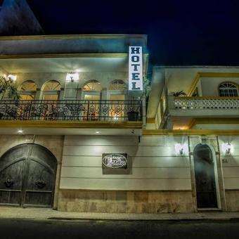 Hotel Casa Blanca