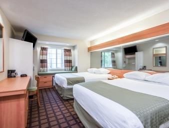 Hotel *microtel Inn & Suites*