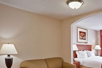 Holiday Inn Express Hotel & Suites Detroit - Utica