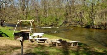 Kate's Creekside Cabin